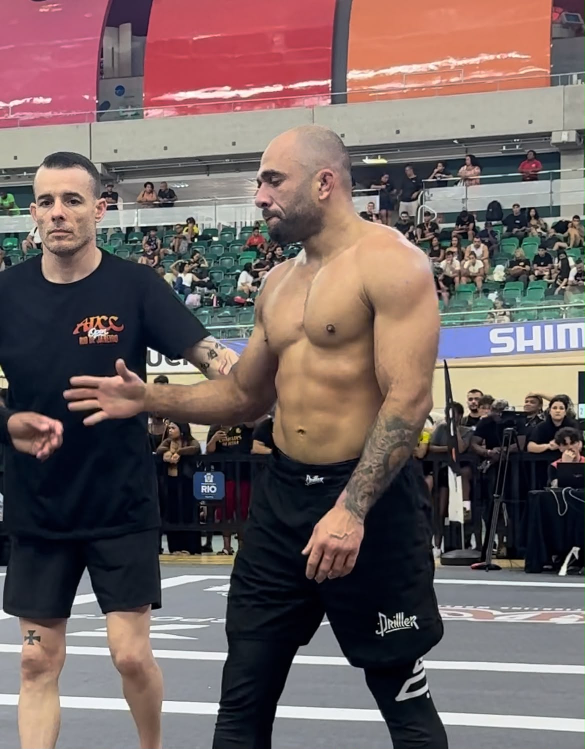 Rodrigo Lima competing